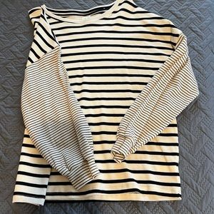 Long sleeved sweater